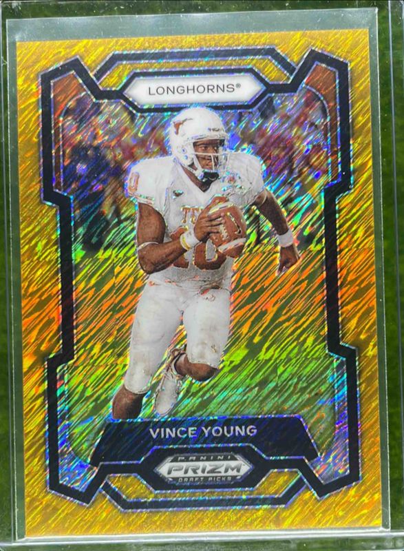 Vince Young 2024 Prizm Draft Picks #25 Gold Shimmer /15 RAW