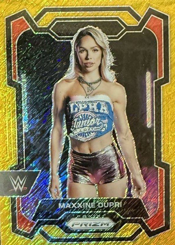 2024 Prizm WWE #129 Gold Shimmer /5