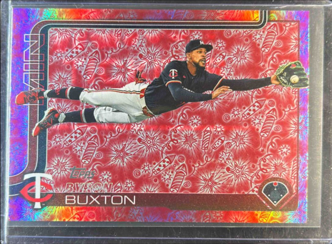 Byron Buxton 2025 Topps #530 Holiday Fireworks /5 RAW