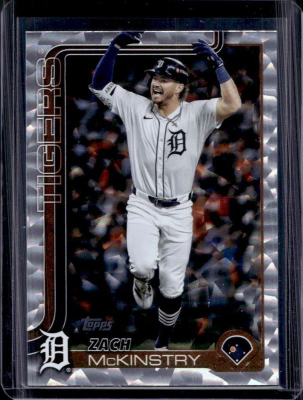 2025 Topps #560 Silver Crackle Foilboard