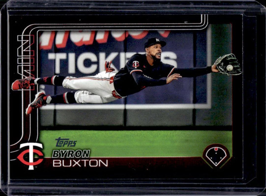 Byron Buxton 2025 Topps #530 Black /74 RAW