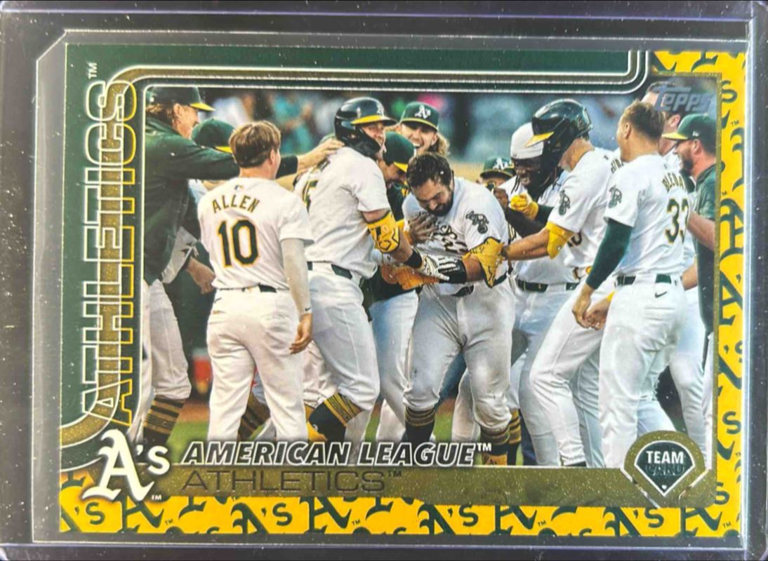 2025 Topps #594 Team Color