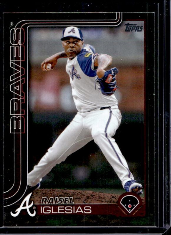 Raisel Iglesias 2025 Topps #304 Memorial Day Camo /25 RAW
