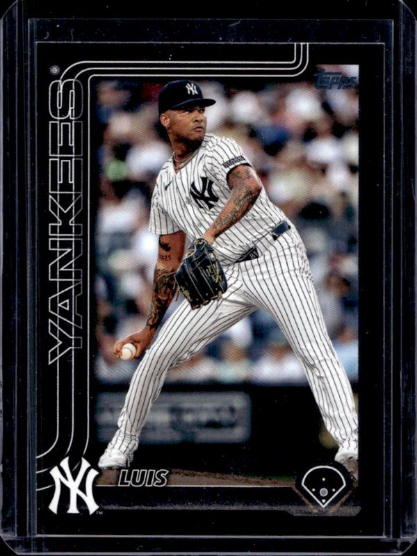 Luis Gil 2025 Topps #321 Black /74 RAW