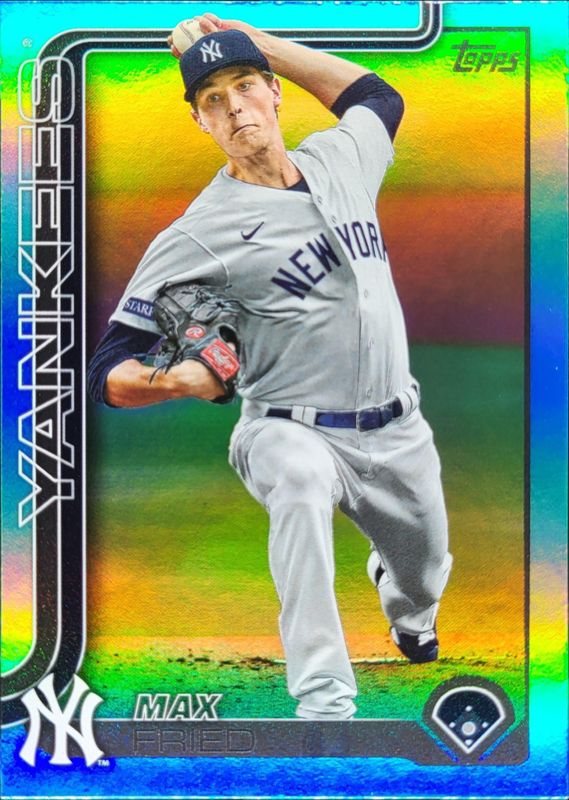Max Fried 2025 Topps #609 Aqua Rainbow Foilboard RAW