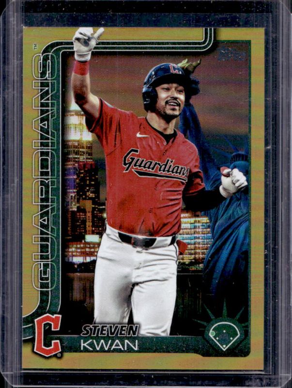 Steven Kwan 2025 Topps #682 FF NYC Big Apple Variation - Gold Foil /50 RAW