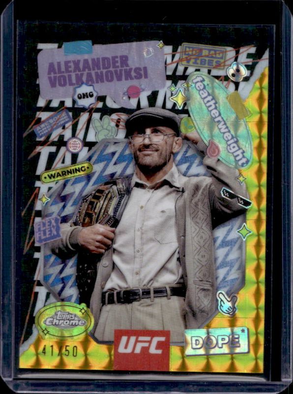 Alexander Volkanovski 2025 Topps Chrome UFC #TRM-3 Tailor Made - Gold Geometric Refractor /50 RAW