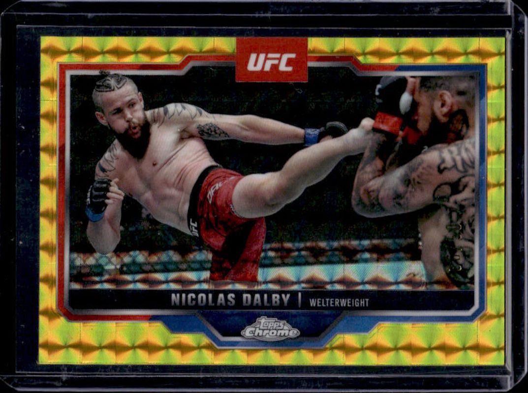 2025 Topps Chrome UFC #42 Gold Geometric Refractor /50