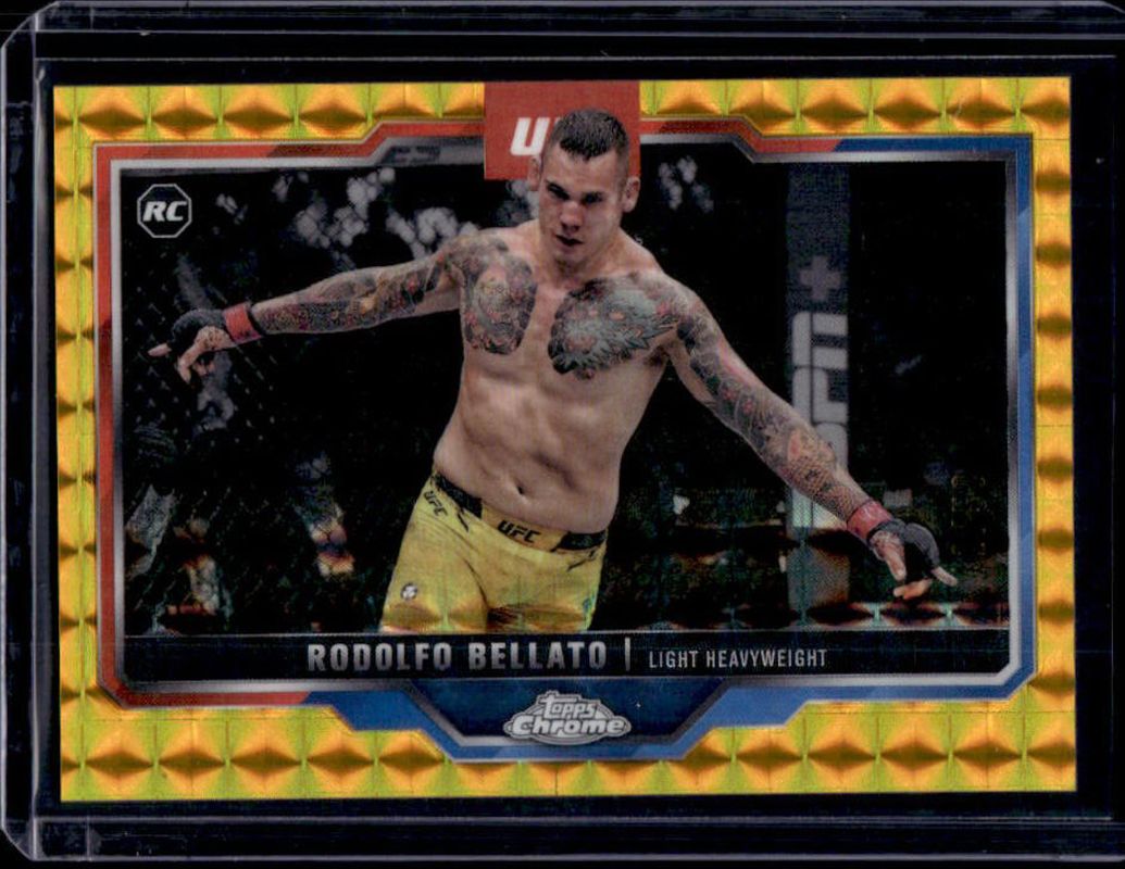 2025 Topps Chrome UFC #194 Gold Geometric Refractor /50