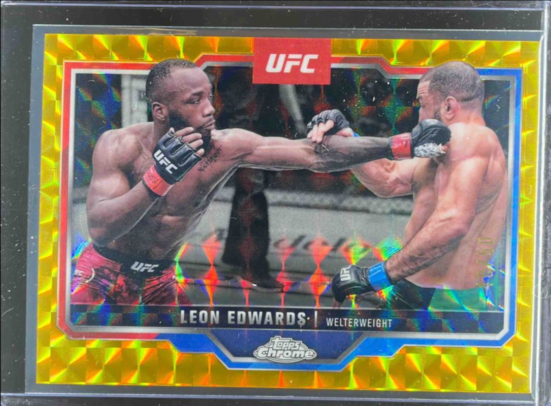 2025 Topps Chrome UFC #139 Gold Geometric Refractor /50
