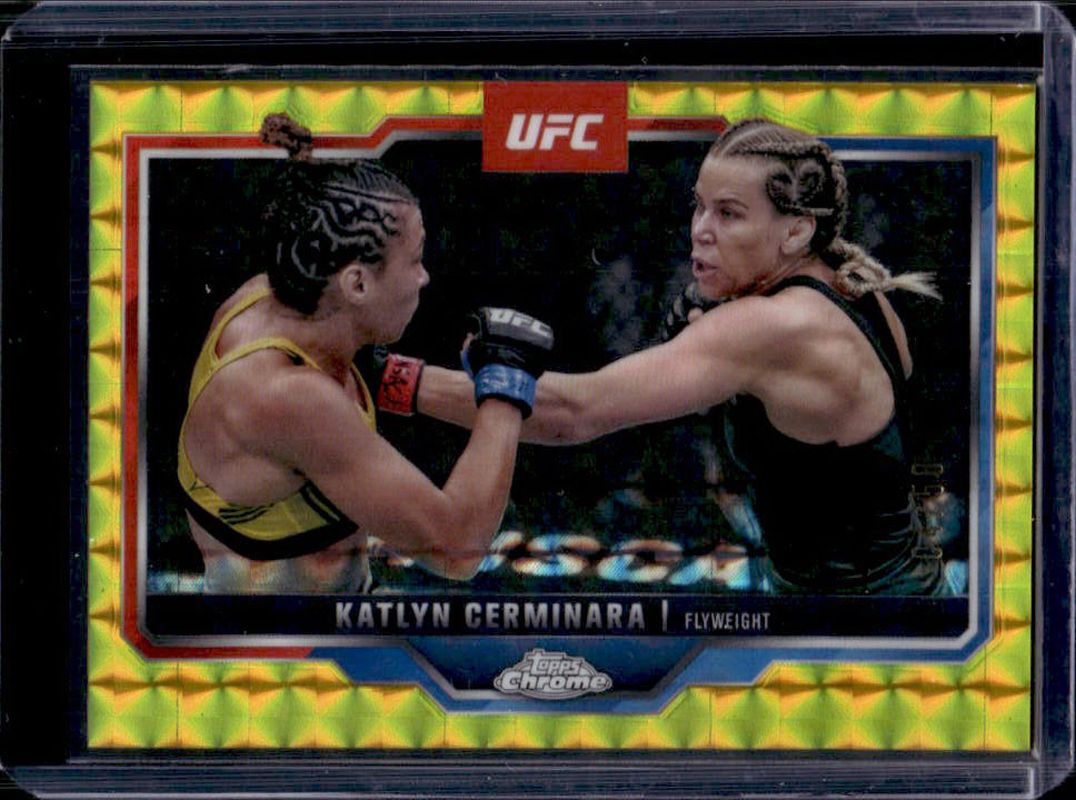 2025 Topps Chrome UFC #114 Gold Geometric Refractor /50
