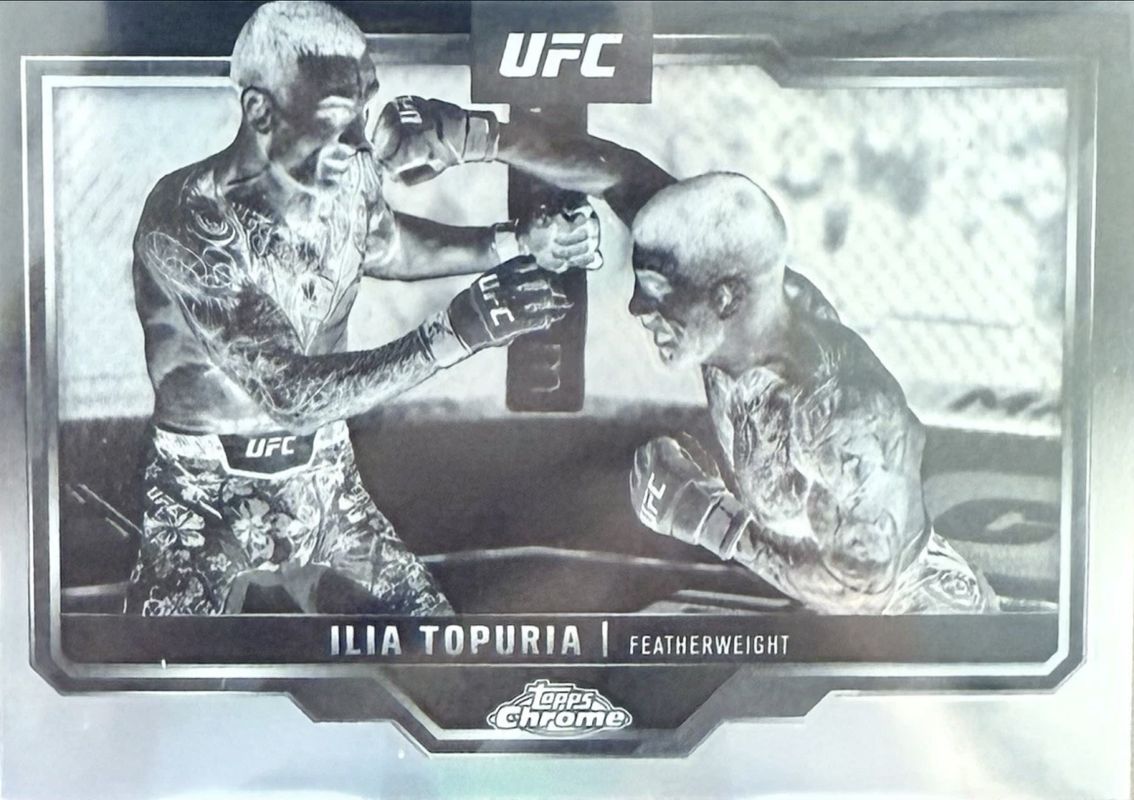 Ilia Topuria 2025 Topps Chrome UFC #43 Negative Refractor RAW