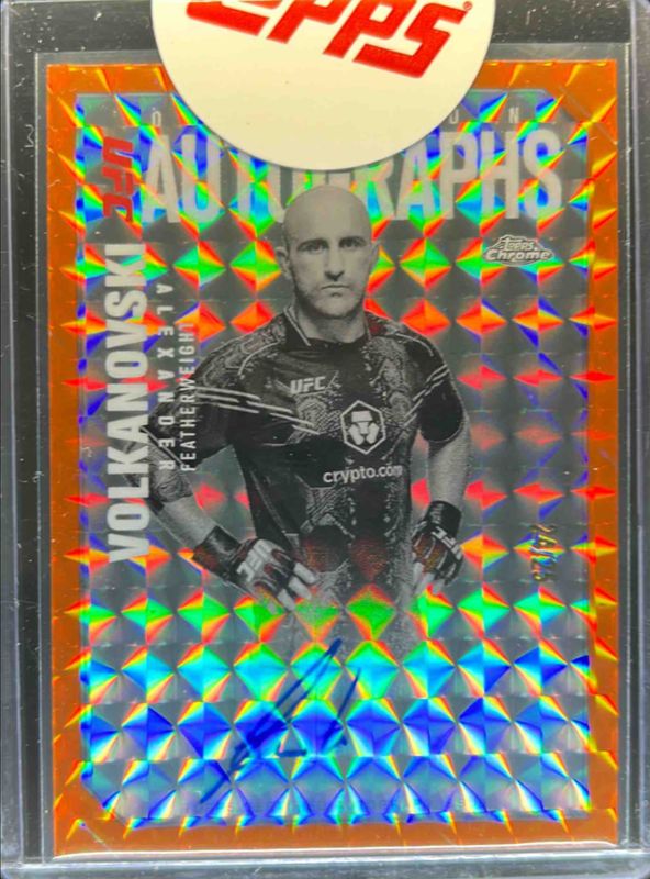 Alexander Volkanovski 2025 Topps Chrome UFC #OLA-AV Octagon Legends Autographs - Orange Geometric Refractor /25 RAW