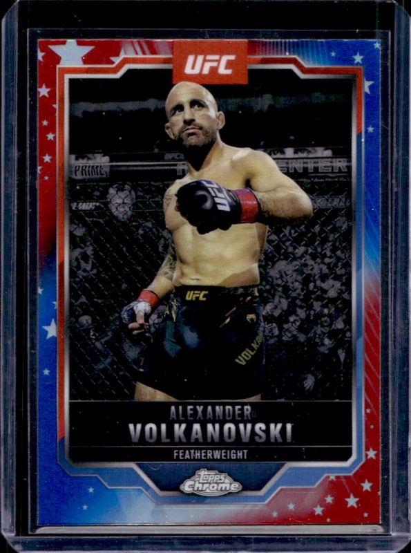 Alexander Volkanovski 2025 Topps Chrome UFC #18 Red & Blue Refractor RAW