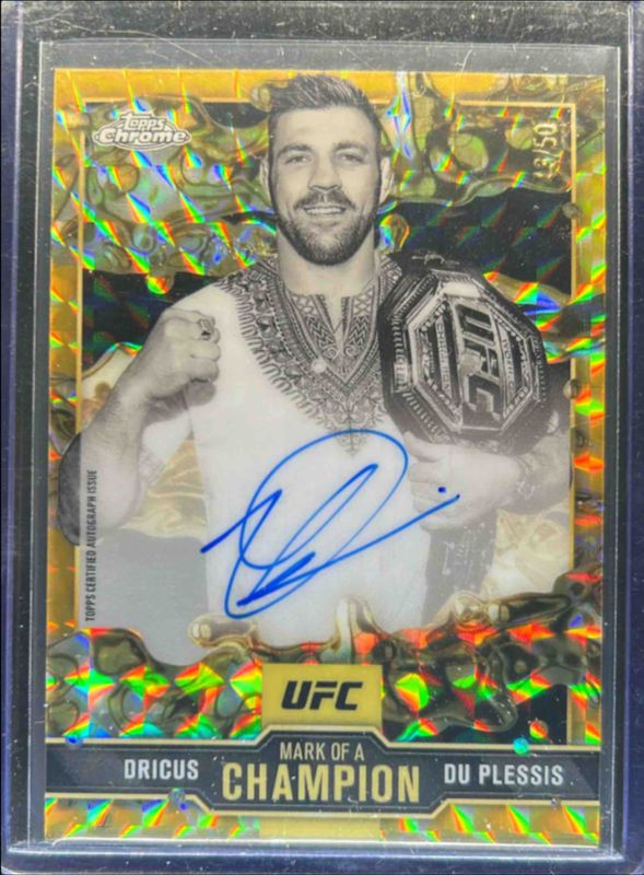 Dricus du Plessis 2025 Topps Chrome UFC #MOC-DD Mark of a Champion Autographs - Gold Geometric Refractor /50 RAW