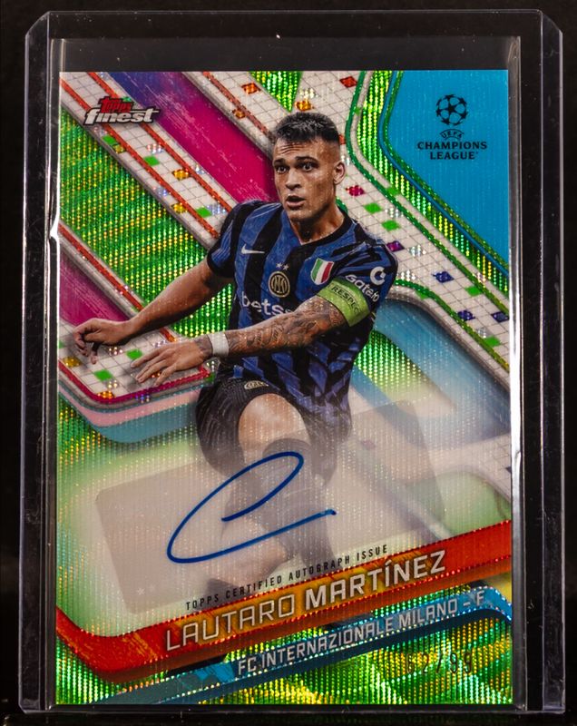 Lautaro Martinez 2024 Topps Finest UEFA Club Competitions #BA-LA Base Autographs - Neon Green Wave Refractor /99 RAW