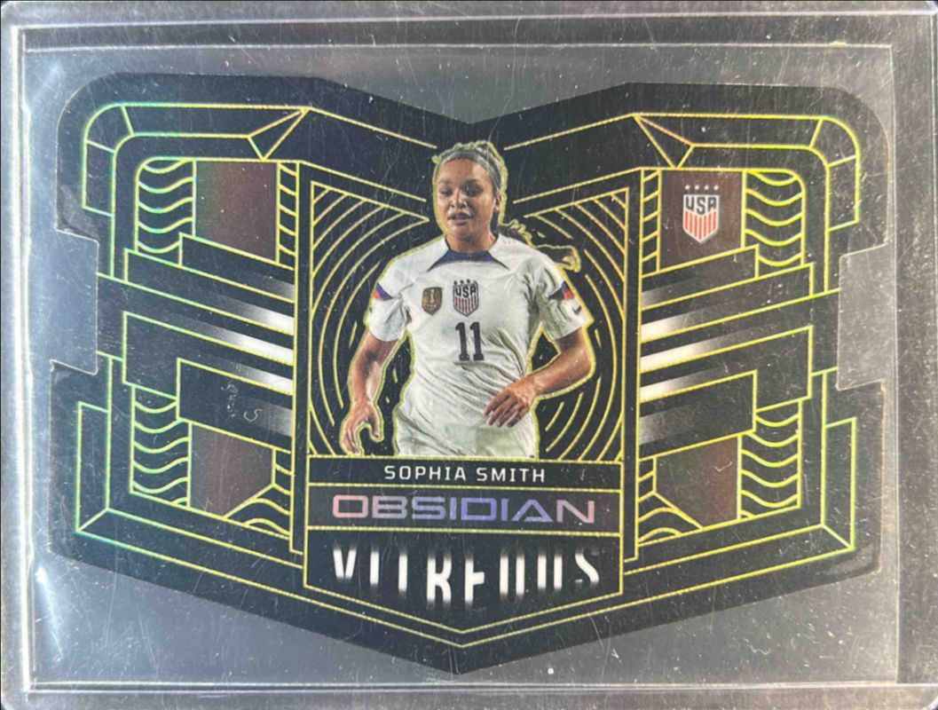 Sophia Smith 2022 Obsidian #20 Vitreous - Electric Etch Yellow /10 RAW