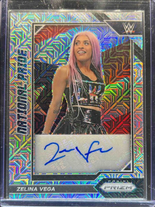 Zelina Vega 2023 Chronicles WWE #NP-ZVG National Pride Signatures - Mojo /25 RAW
