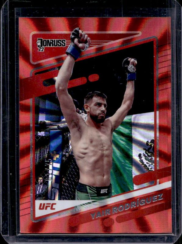 2022 Donruss UFC #70 Holo Red Laser /75