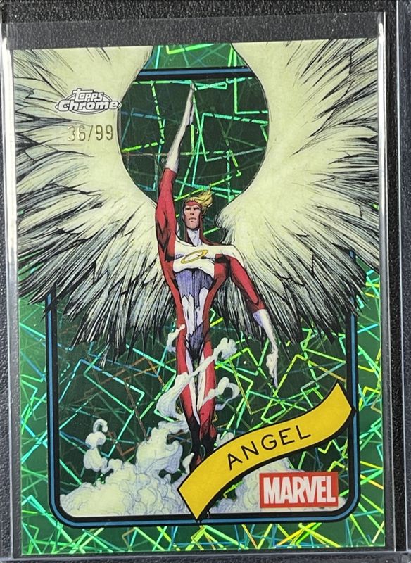 Angel 2025 Topps Chrome #186 Hulk Green Lazer Refractor /99 RAW