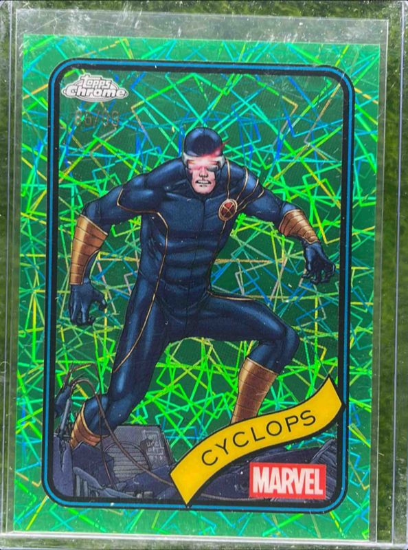 Cyclops 2025 Topps Chrome #107 Hulk Green Lazer Refractor /99 RAW