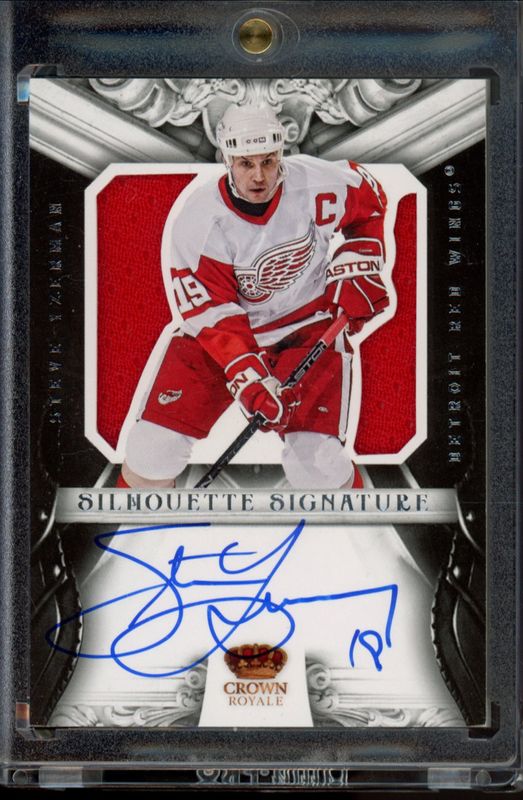 Steve Yzerman 2012 Panini Rookie Anthology #28 Crown Royale Silhouette Signatures RAW