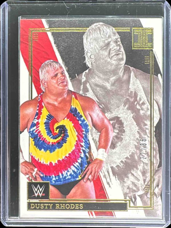 2022 Impeccable WWE #29 Gold /35