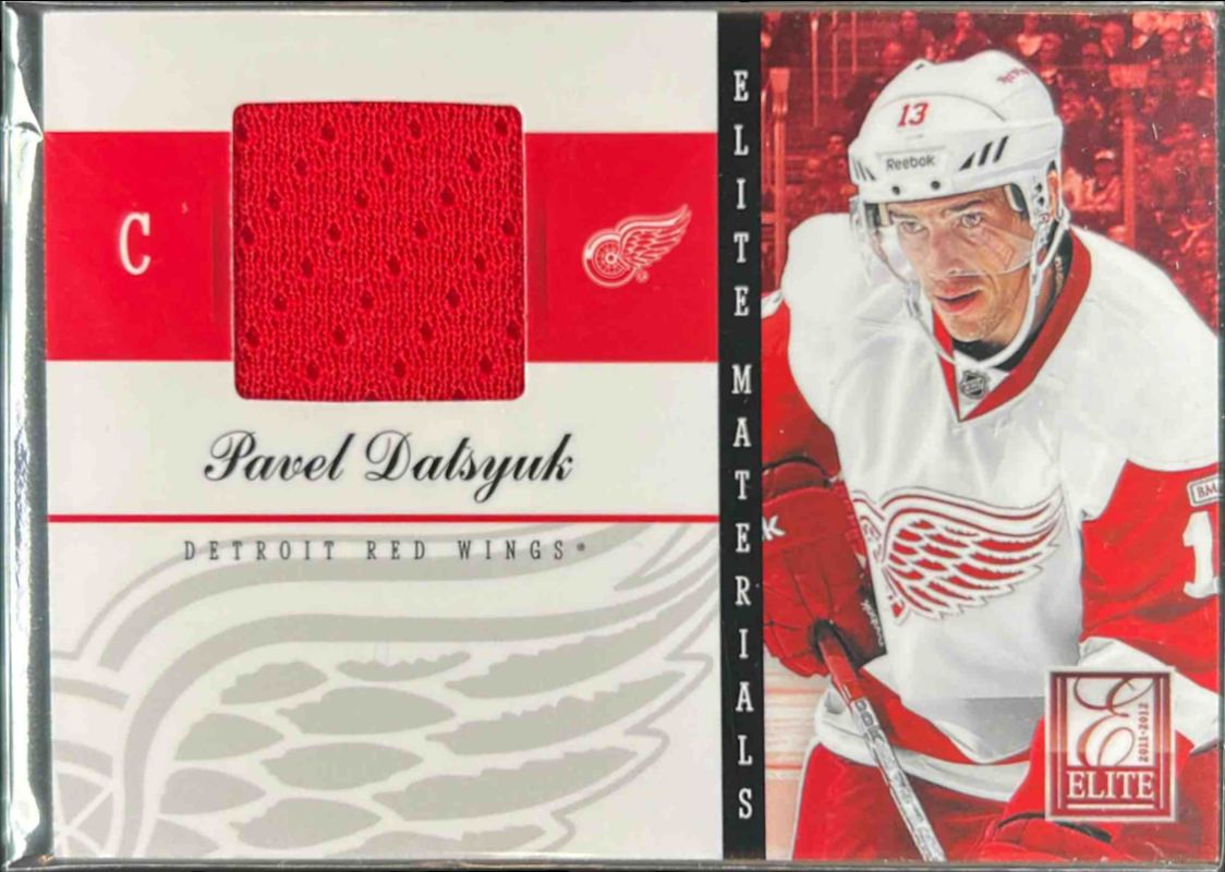 2011 Elite #38 Materials