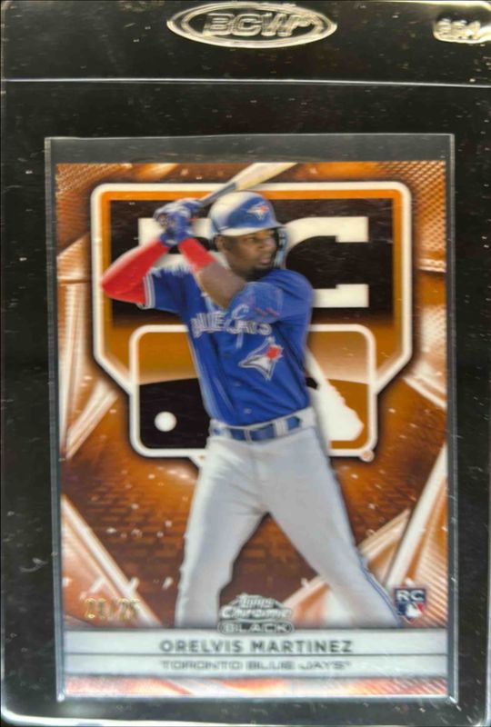 Orelvis Martinez 2025 Topps Chrome Black #54 Rookie Design Variations - Orange Refractor /25 RAW