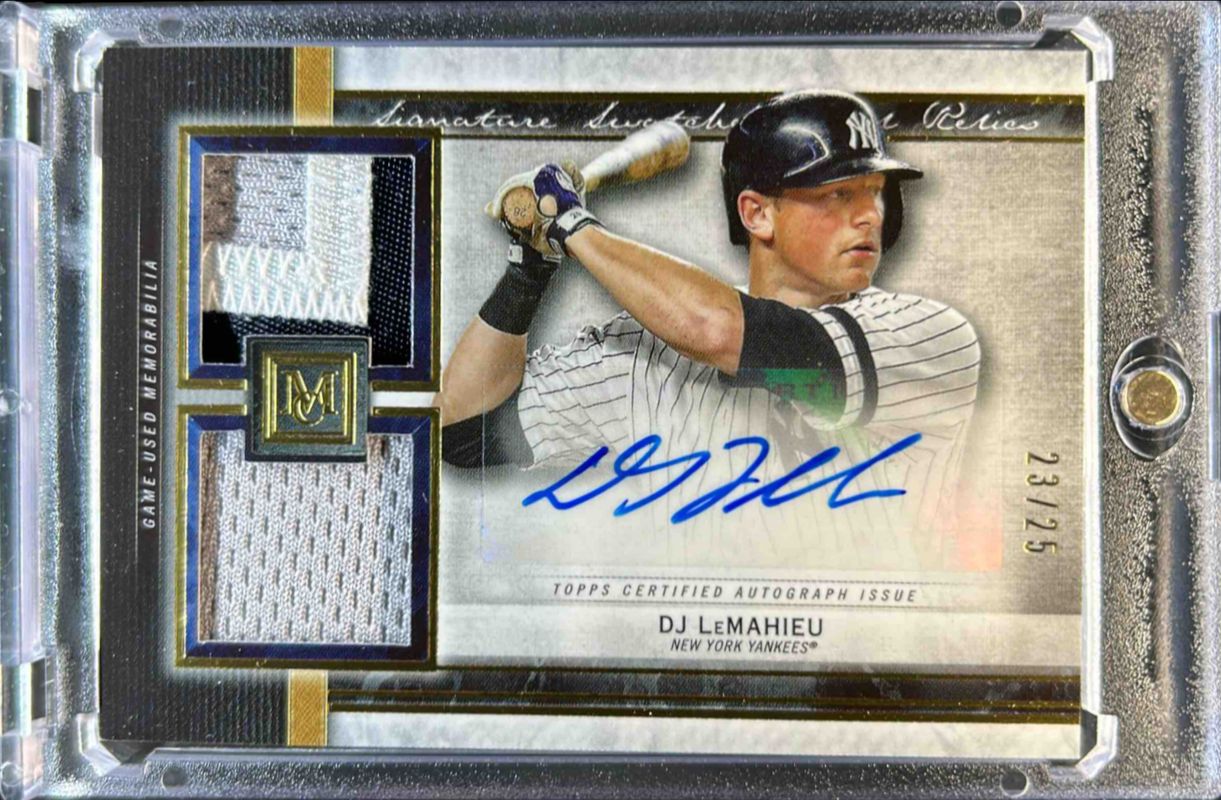 DJ LeMahieu 2020 Topps Museum Collection #SSDA-DL Single-Player Signatures Swatches Dual Relic Autographs - Gold /25 RAW