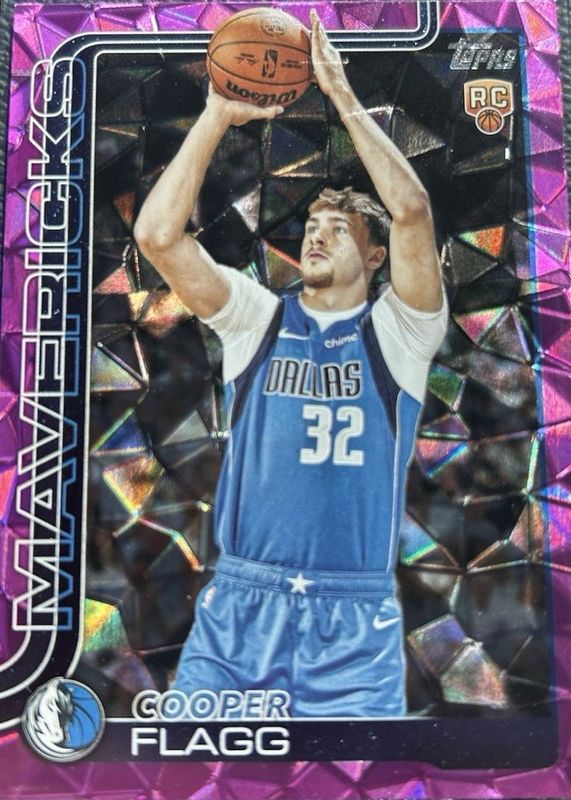 2025 Topps #201 Pink Diamante Foil