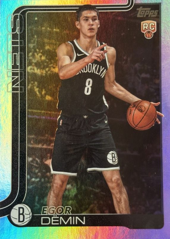 2025 Topps #208 Rainbow Foilboard