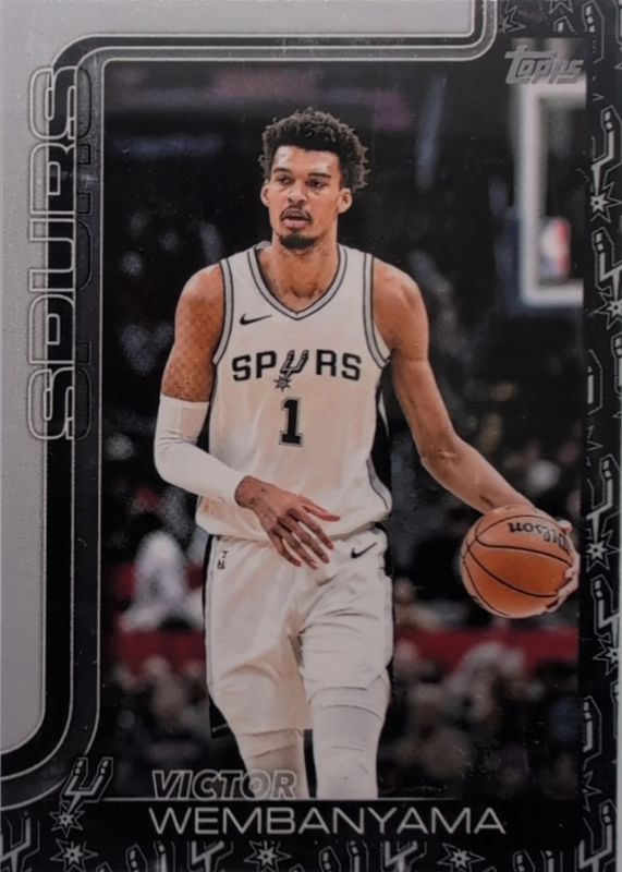 Victor Wembanyama 2025 Topps #195 Team Color Border Variation