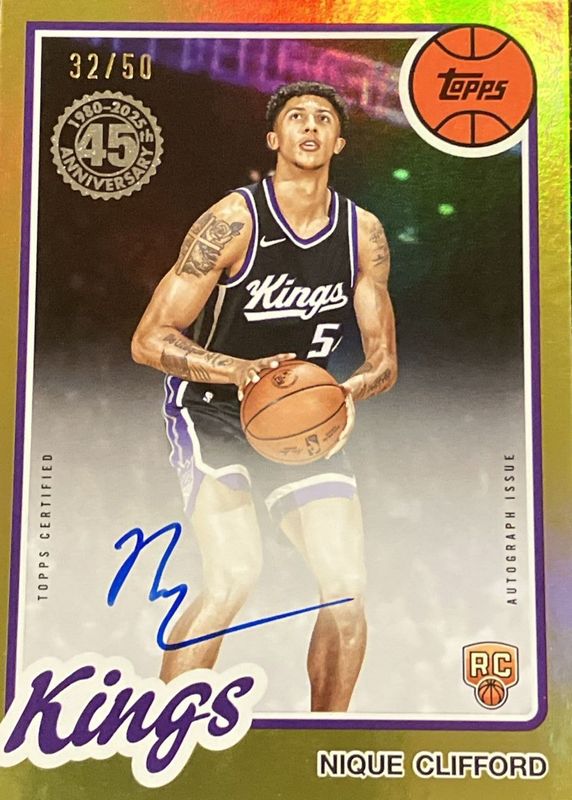 Nique Clifford 2025 Topps #80B2R-NC 1980-81 Topps Rookie Autographs - Gold Rainbow /50 RAW