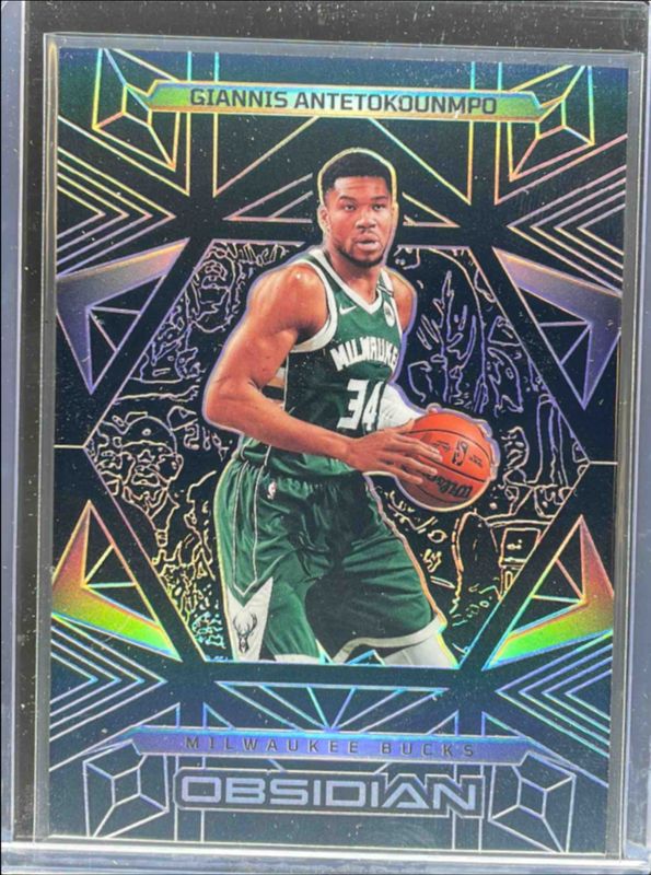 Giannis Antetokounmpo 2024 Obsidian #134 Base RAW