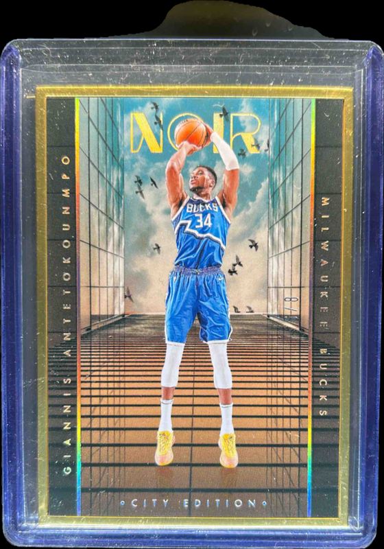 Giannis Antetokounmpo 2024 Noir #209 Base Metal Frame City Edition - FOTL Holo Gold /8 RAW
