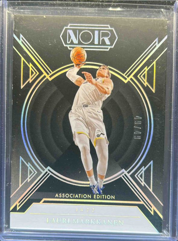 Lauri Markkanen 2024 Noir #17 Base Association Edition - Holo Silver /49 RAW