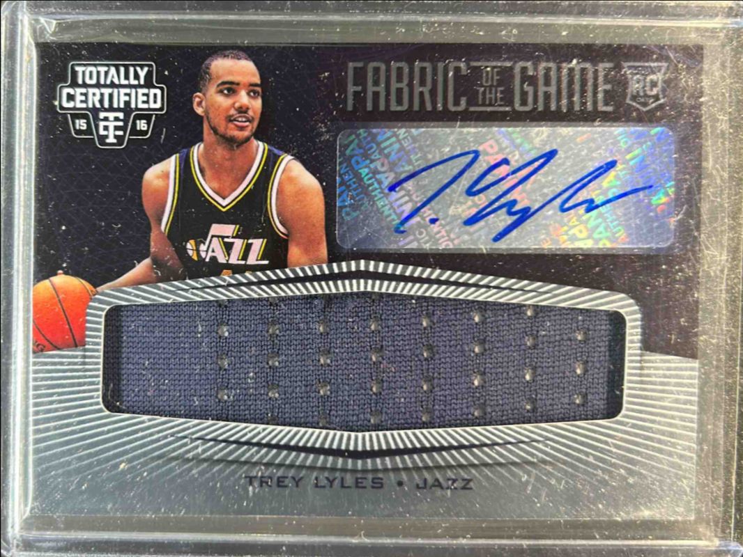 2015 Totally Certified #RFG-TL Rookie Fabric of the Game Signatures /49