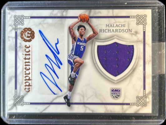 2016 Excalibur #19 Apprentice Shield /149