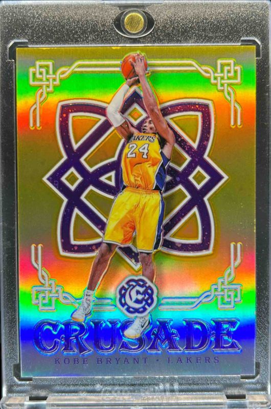 Kobe Bryant 2016 Excalibur #88 Crusade - Gold /10 RAW
