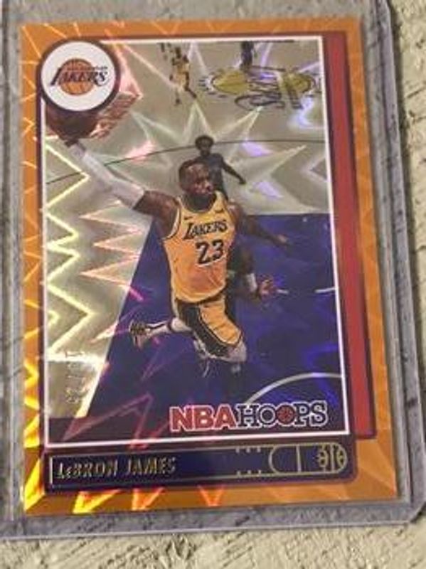 LeBron James 2021 Hoops #136 Orange Explosion /25 RAW