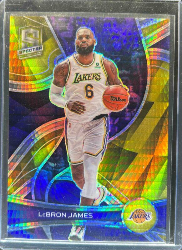 LeBron James 2021 Spectra #6 Asia Gold /10 RAW