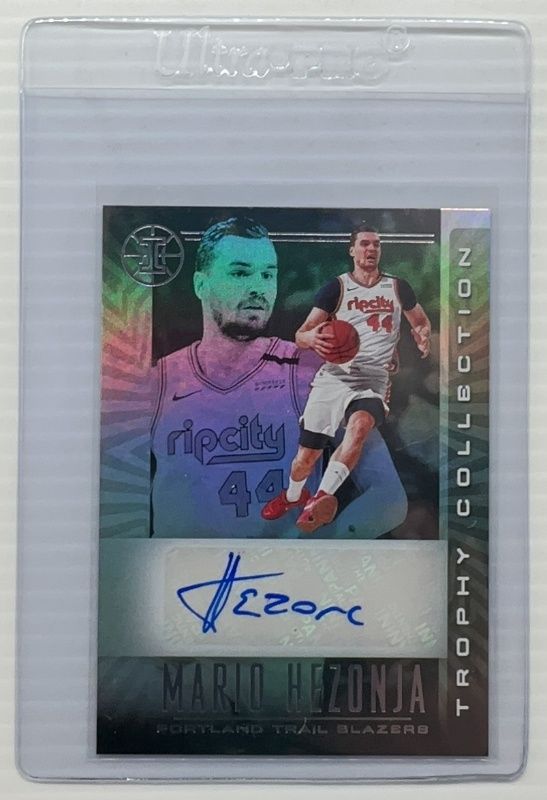 2019 Illusions #TC-MHZ Trophy Collection Signatures