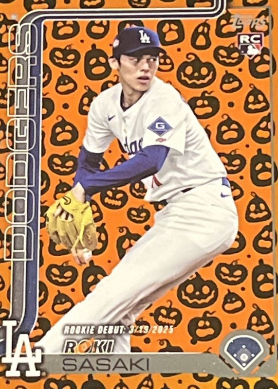 Roki Sasaki 2025 Topps Update #US199 Rookie Debut - Holiday Jack O'Lantern RAW