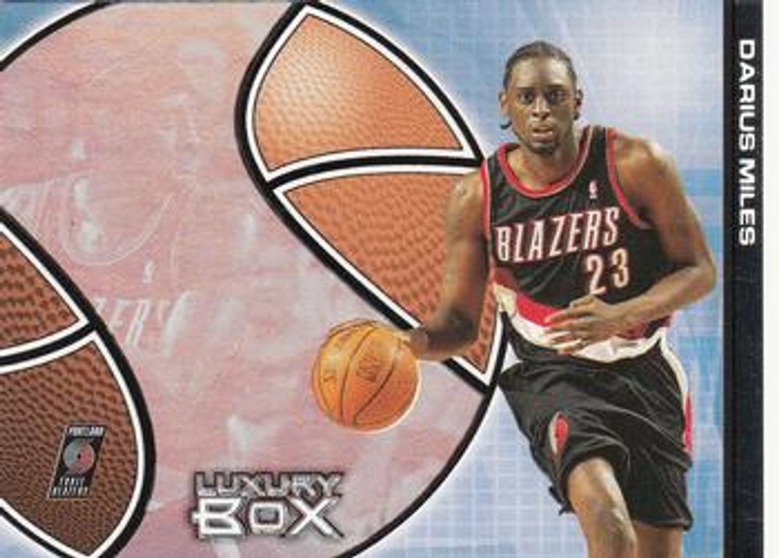 2004 Topps Luxury Box #71 Base