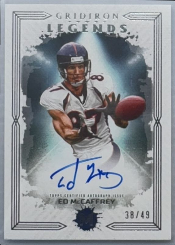 2023 Topps Motif #GIL-EMC Gridiron Legends Signatures