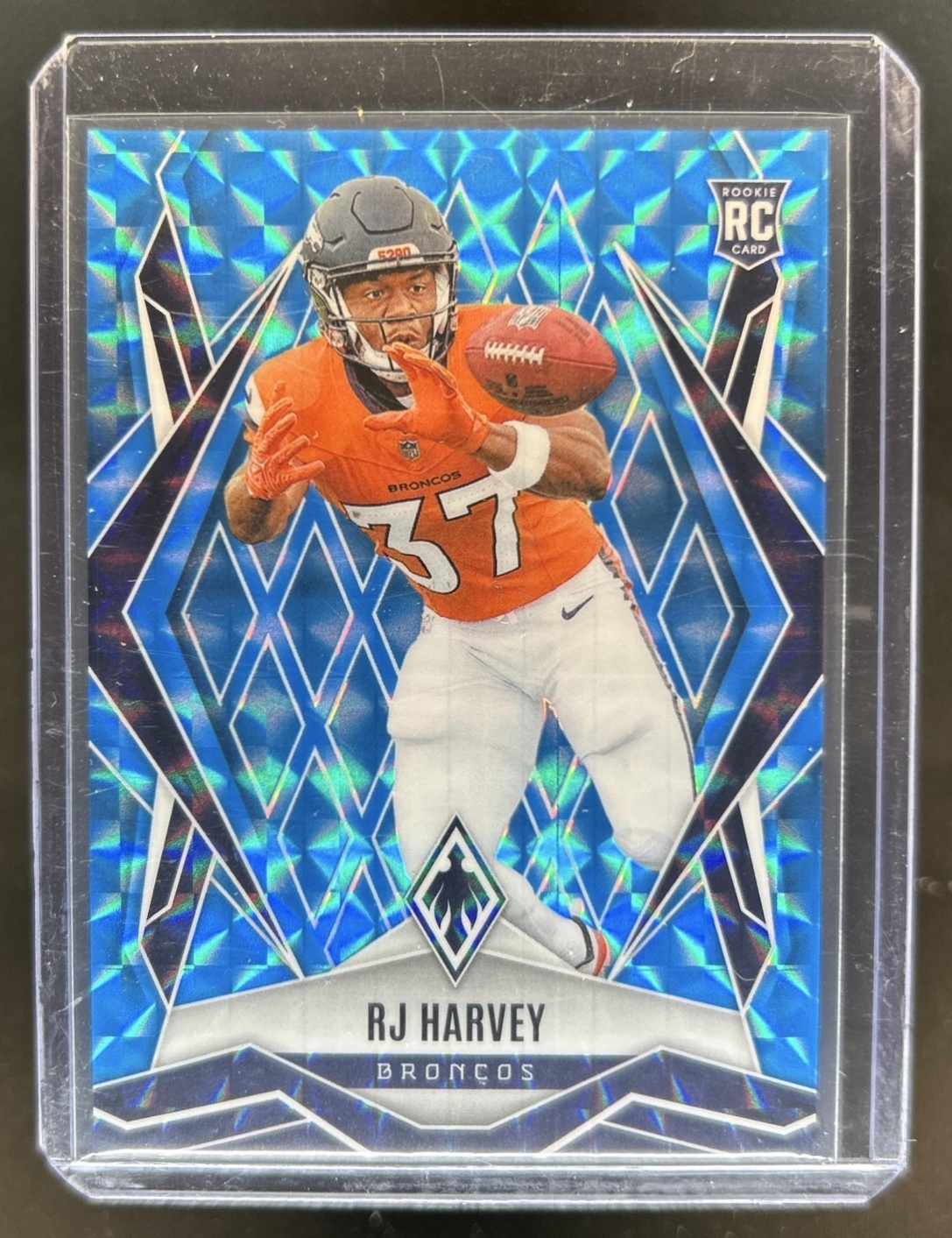 【希少・お宝】ブレンドン・ハートレイ選手＠トロロッソ サイン入りカード RJ Harvey 2025 Phoenix #176 Light Blue Pyramids /385 Price Guide