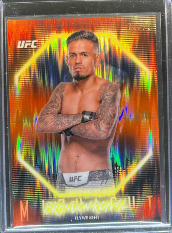 2025 Topps Midnight UFC #33 Dusk /75