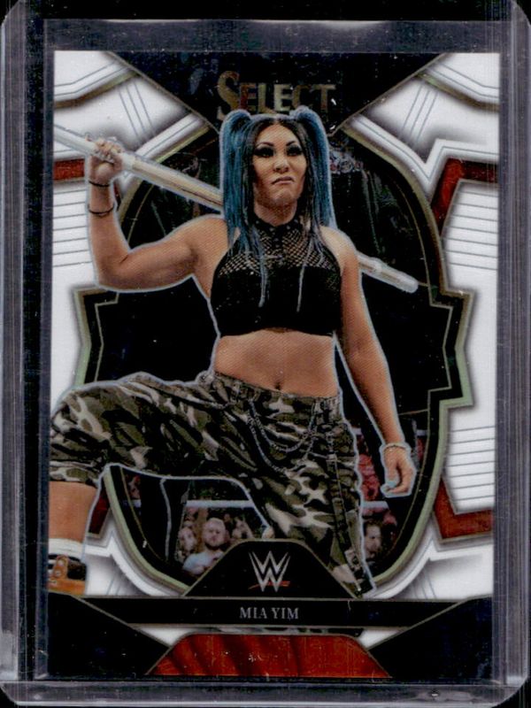 2023 Select WWE #10 White /125