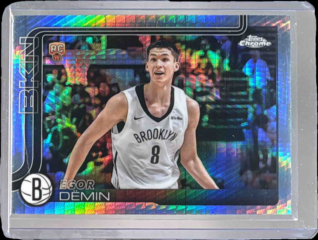 2025 Topps Chrome #258 Pulsar Refractor